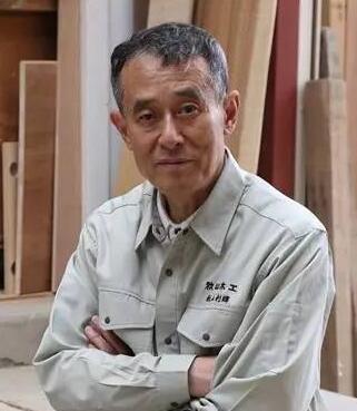 秋山利辉介绍
